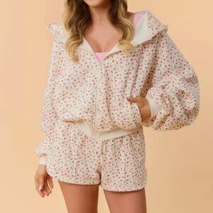 NWT Blogilates SET - Marshmallow Hoodie & Dolphin Shorts - Cream Floral